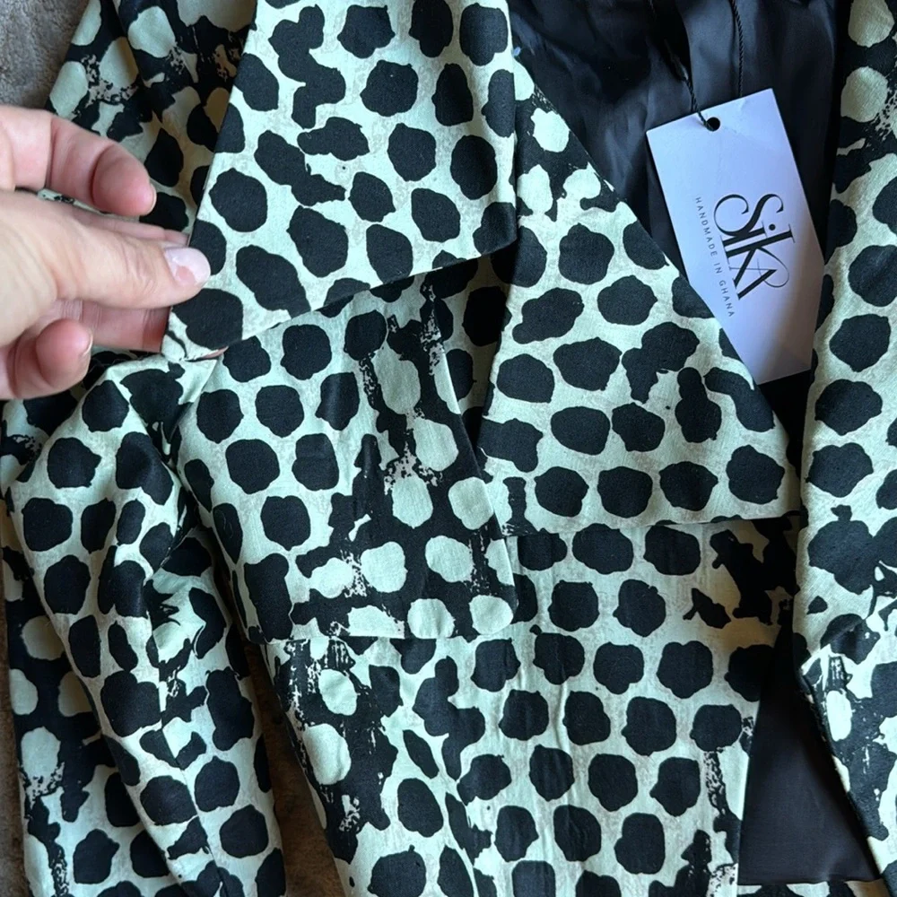 NWT Sika Handmade Cropped Black & Cream Jacket, size XS